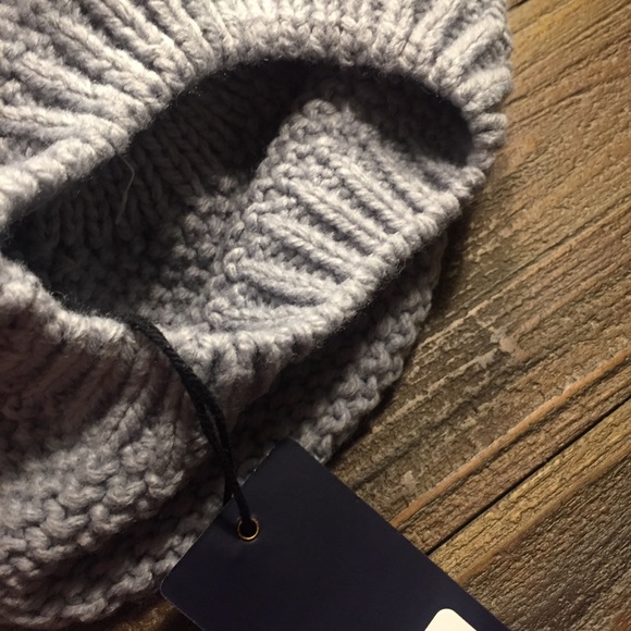 Anthropologie-Norla Glacia Faux Fur Pom Pom Hat - Picture 7 of 8